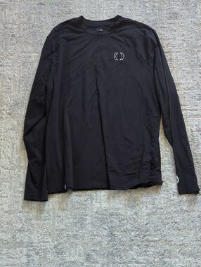 RVOLN Black Long-Sleeve Graphic Tee Size Large